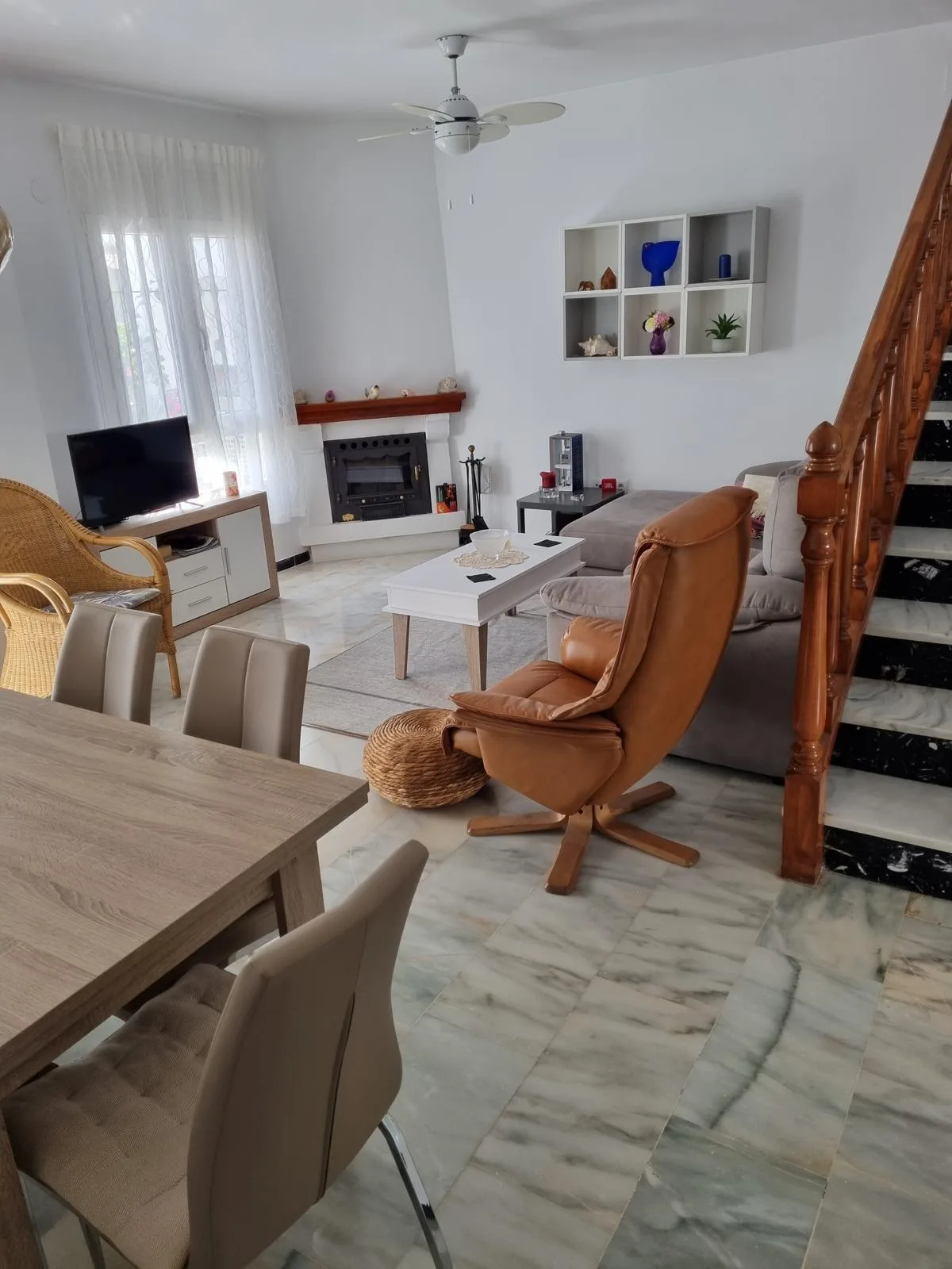 Chalet adosado en Urbanización a pie de playa - foto 2