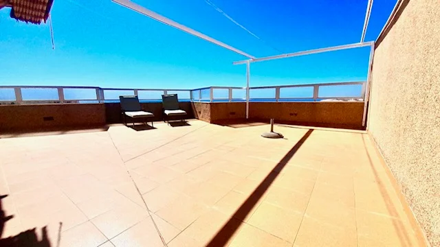 Piso frente al Mediterráneo en Torrox Costa - foto 3